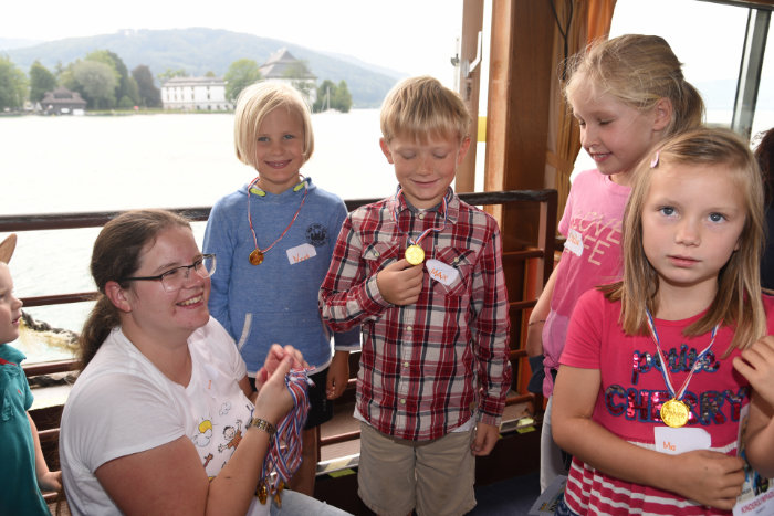 Kinder beim Kinderspaß auf der Atterseeschifffahrt
