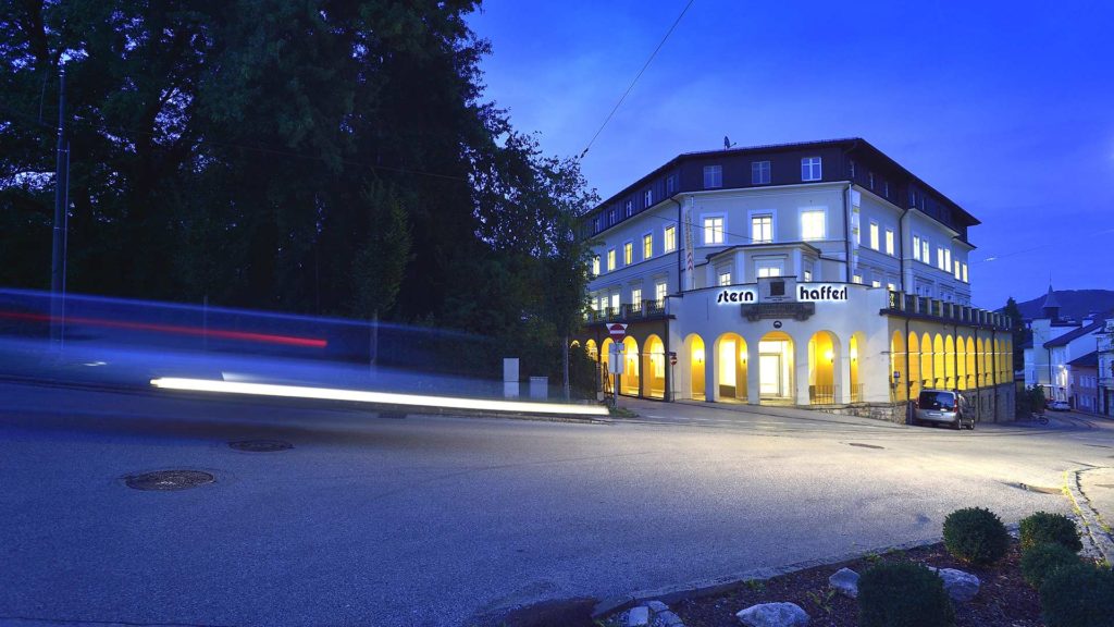 Akardenhaus bei Nacht