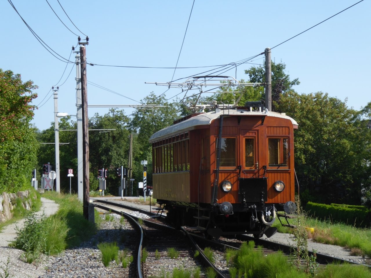 Nostalgiezug auf der Vorchdorferbahn im Bahnhof Lambach