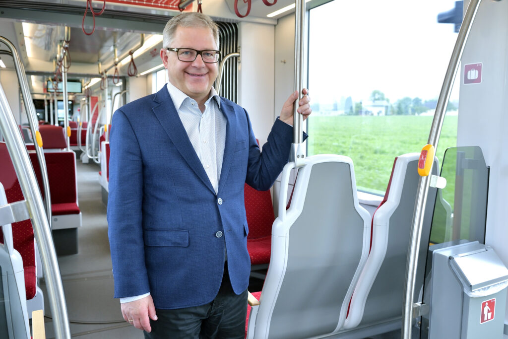 Günter Neumann im Zug